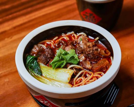 Beef Noodle in Spicy Soup (小院香辣牛肉麵)
